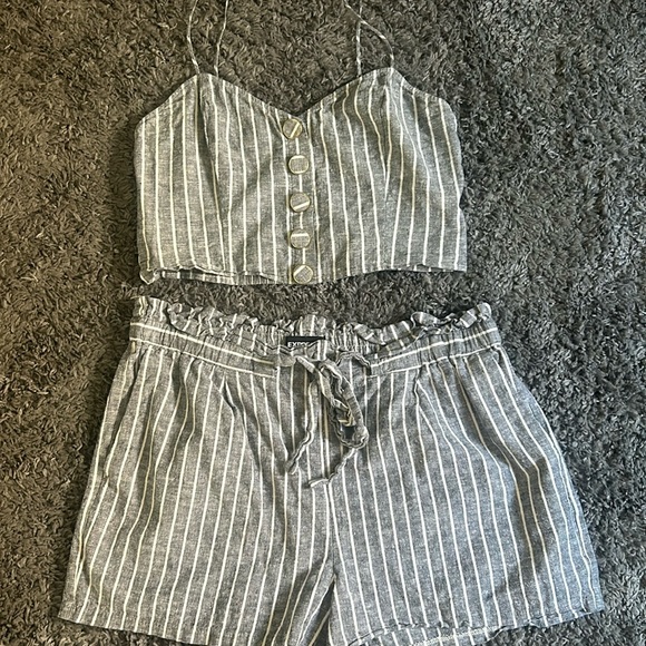 Express Grey Pinstripe Two Piece Outfit - Picture 1 of 8